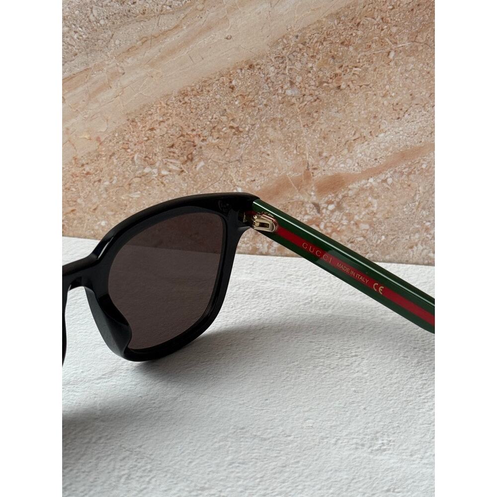 NEW Gucci GG0847SK Black Striped Arm Unisex Sunglasses - Picture 6 of 7